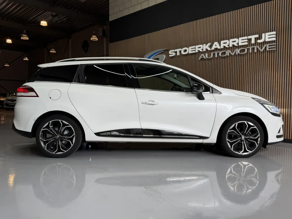 0.9 TCe Bose | Navi | 17" | Cruise control | Stoelverwarming | Camera | Perfect onderhouden!