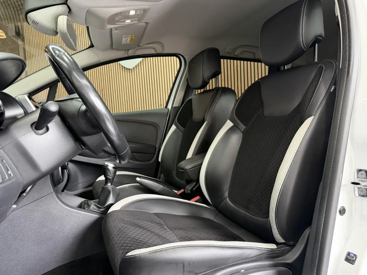 0.9 TCe Bose | Navi | 17" | Cruise control | Stoelverwarming | Camera | Perfect onderhouden!