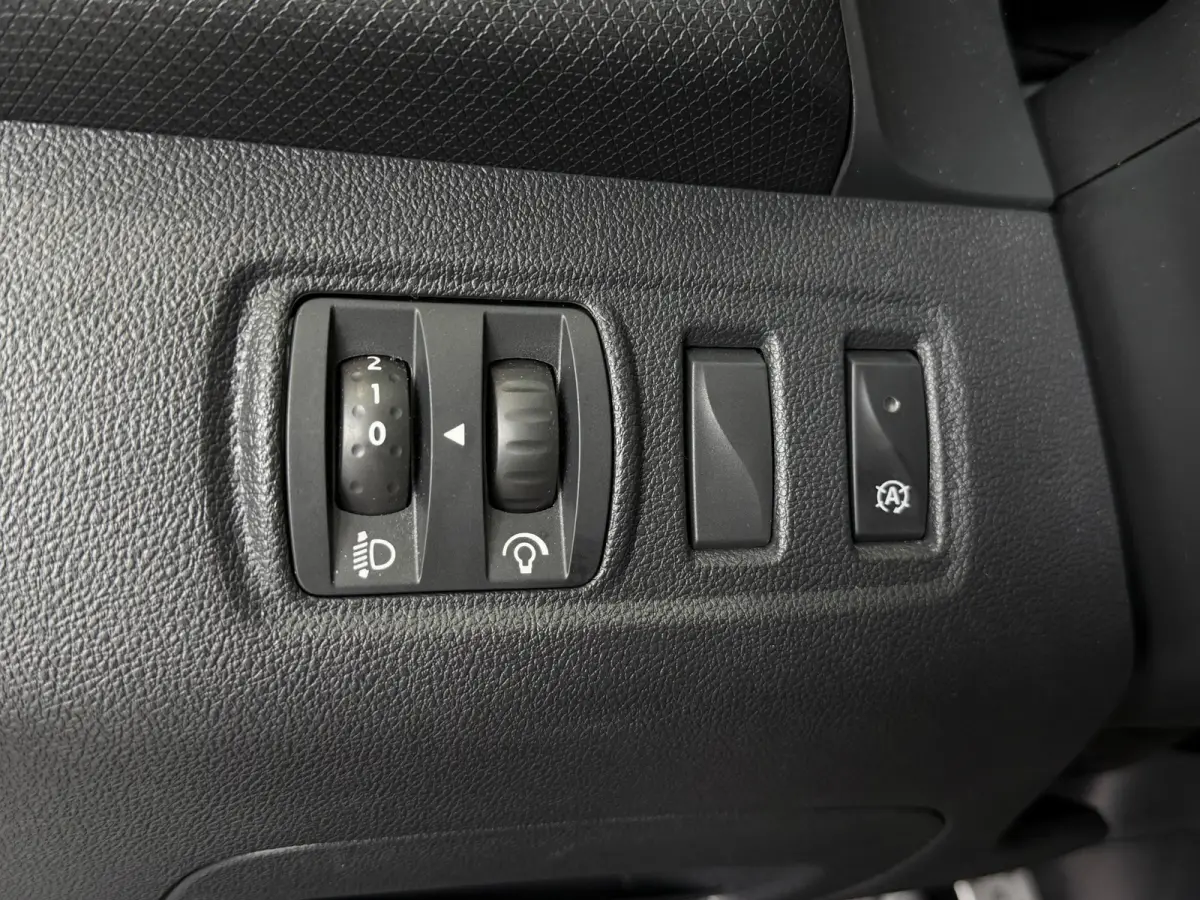 0.9 TCe Bose | Navi | 17" | Cruise control | Stoelverwarming | Camera | Perfect onderhouden!