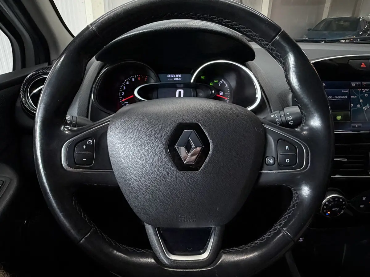 0.9 TCe Bose | Navi | 17" | Cruise control | Stoelverwarming | Camera | Perfect onderhouden!