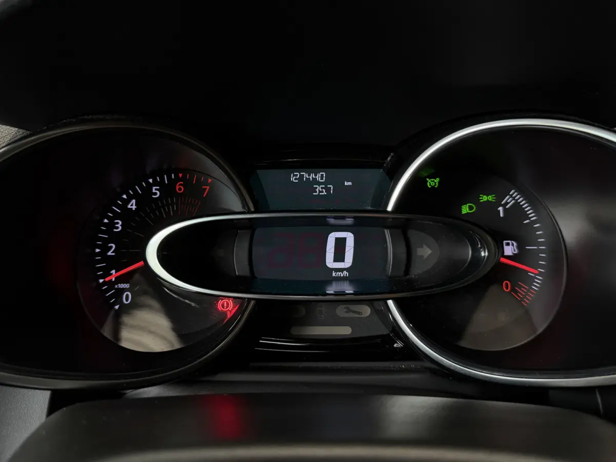 0.9 TCe Bose | Navi | 17" | Cruise control | Stoelverwarming | Camera | Perfect onderhouden!