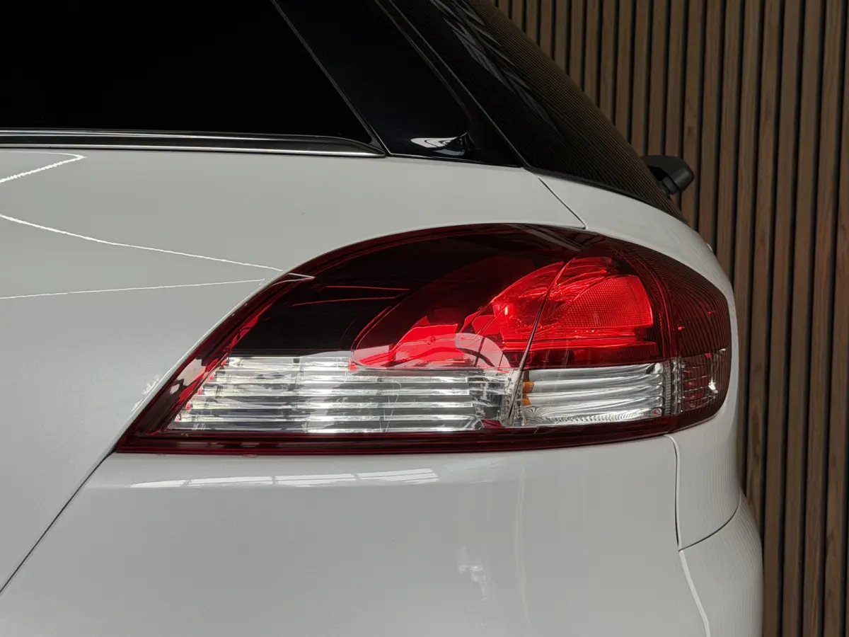 0.9 TCe Bose | Navi | 17" | Cruise control | Stoelverwarming | Camera | Perfect onderhouden!
