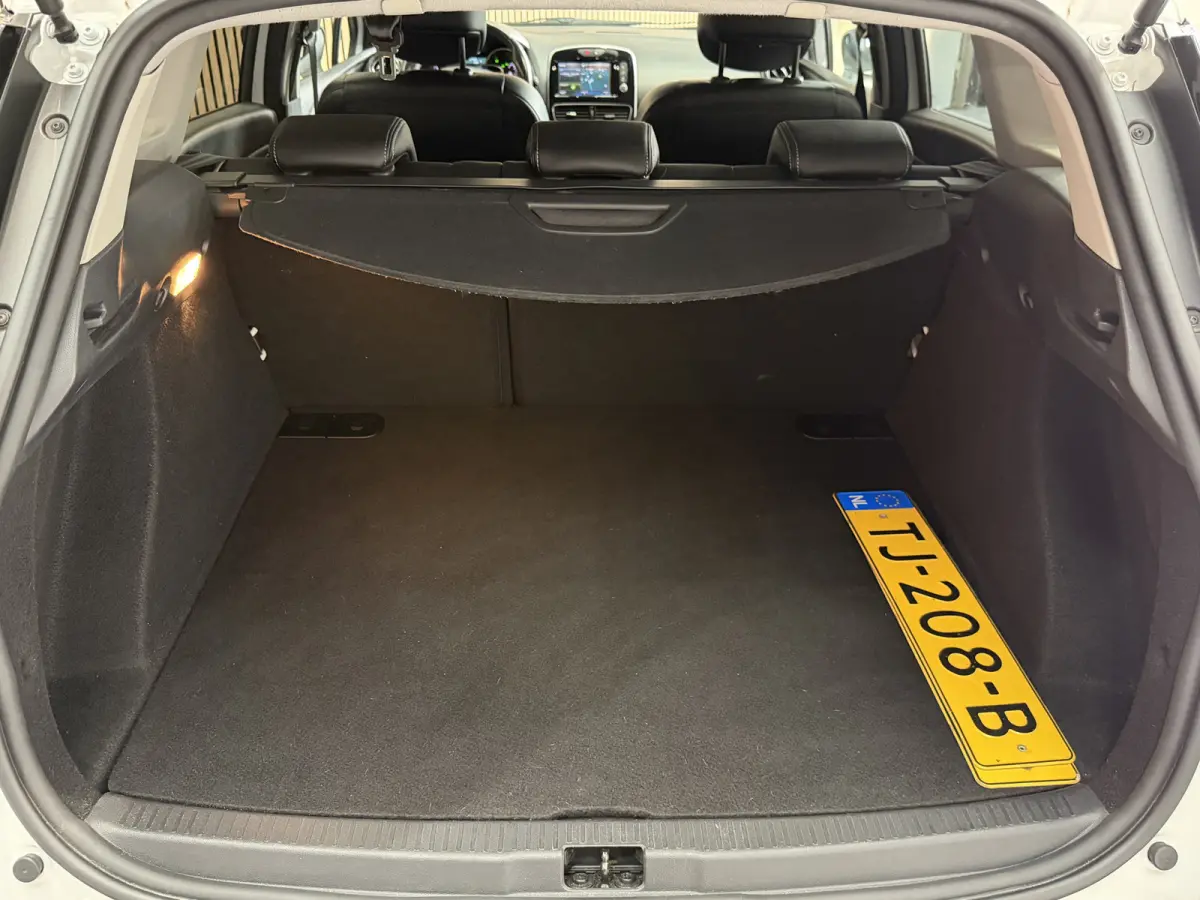 0.9 TCe Bose | Navi | 17" | Cruise control | Stoelverwarming | Camera | Perfect onderhouden!