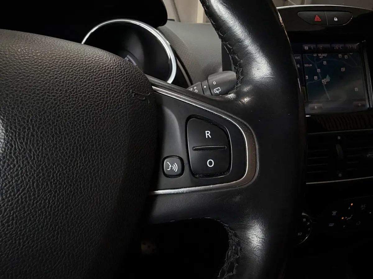 0.9 TCe Bose | Navi | 17" | Cruise control | Stoelverwarming | Camera | Perfect onderhouden!