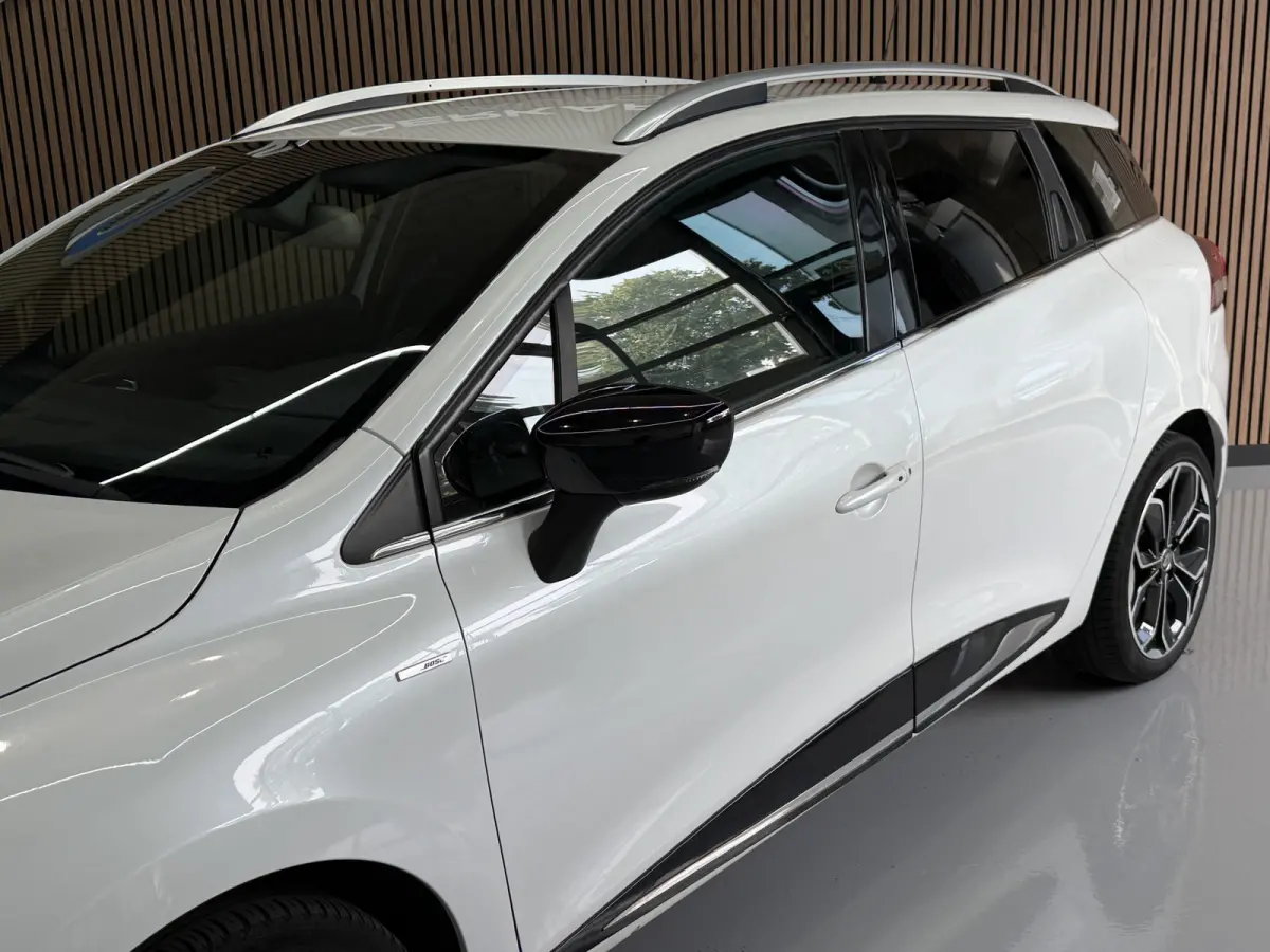 0.9 TCe Bose | Navi | 17" | Cruise control | Stoelverwarming | Camera | Perfect onderhouden!