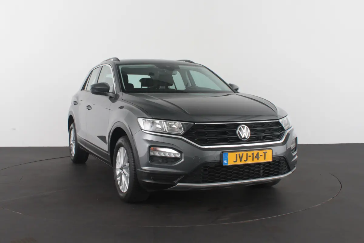 1.0 TSI Style > 110pk/Kleur Indium Grey/Parkeersensoren/navi/All season banden