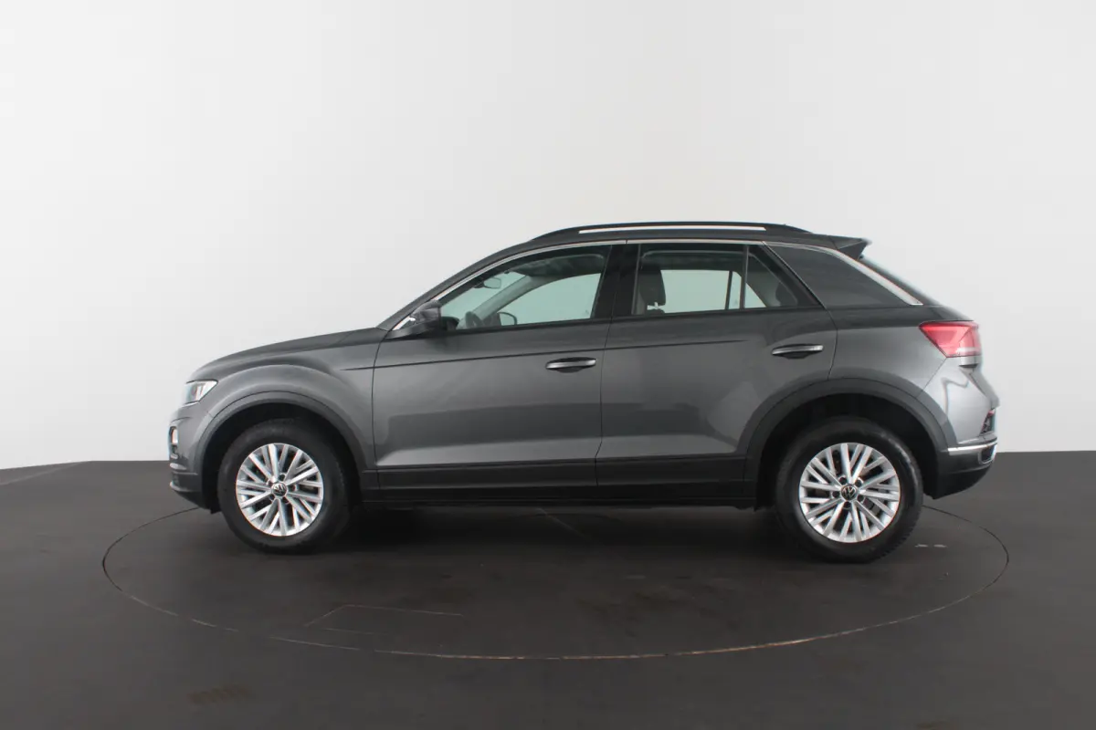 1.0 TSI Style > 110pk/Kleur Indium Grey/Parkeersensoren/navi/All season banden
