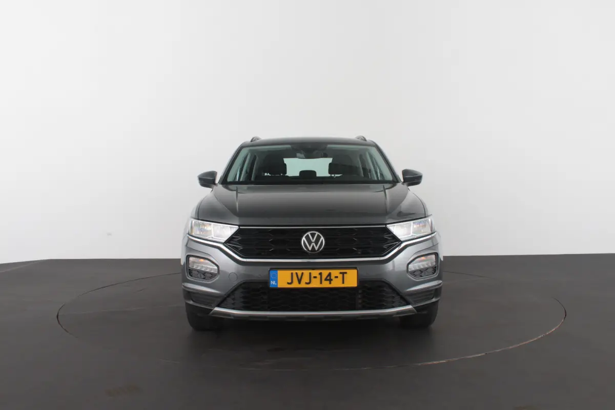 1.0 TSI Style > 110pk/Kleur Indium Grey/Parkeersensoren/navi/All season banden
