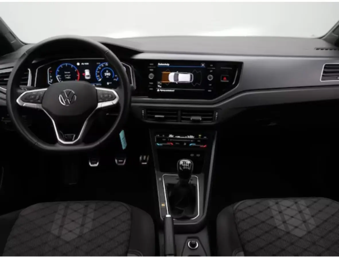 1.0 TSI R-LINE PANO/CARPLAY/VIRTUAL/NAVI/CRUISE