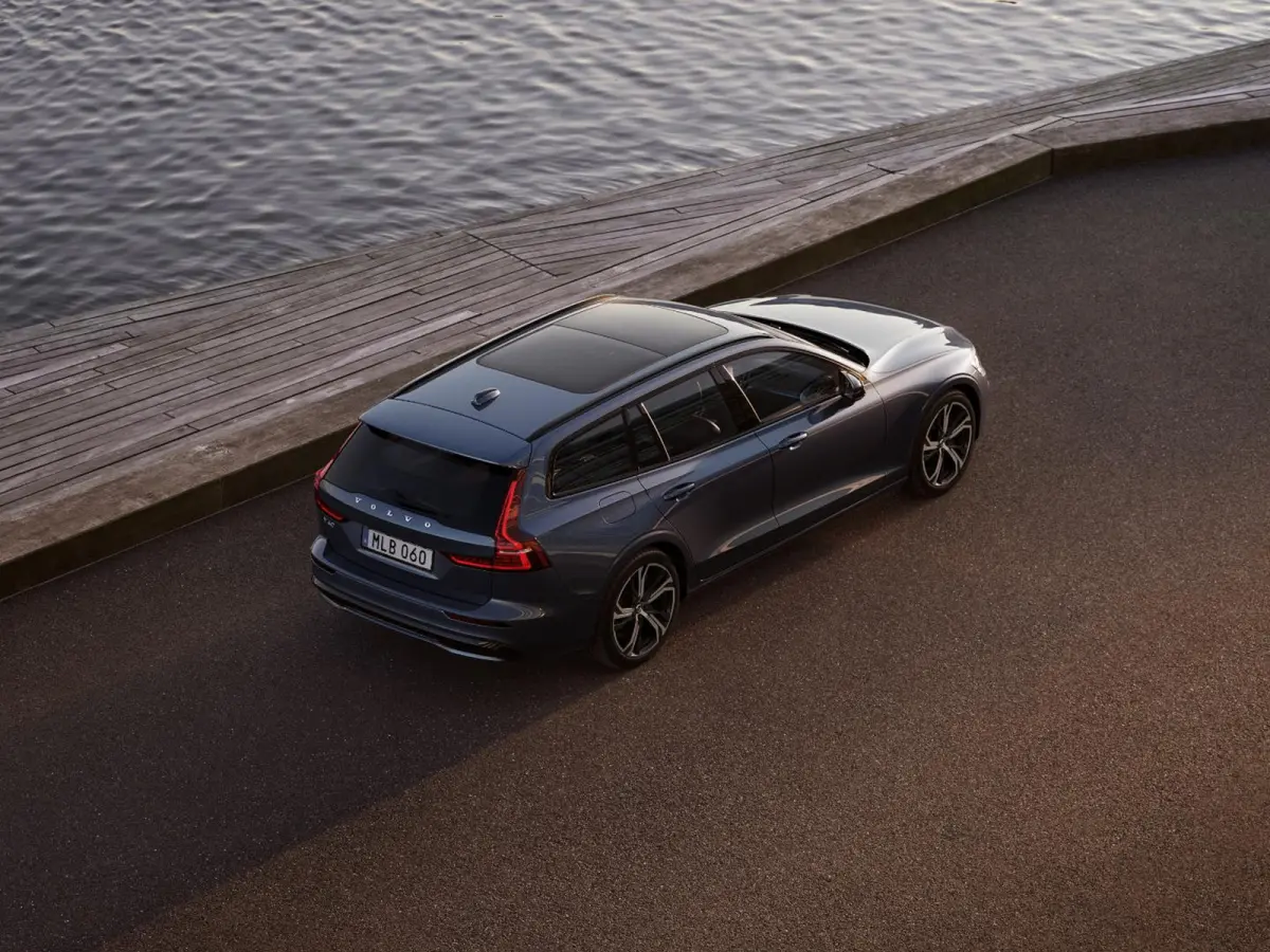 T6 Plug-in hybrid AWD Ultra Dark | Panoramadak | 360° camera | Head-up display | Harman Kardon | Stoel- en stuurverwarming