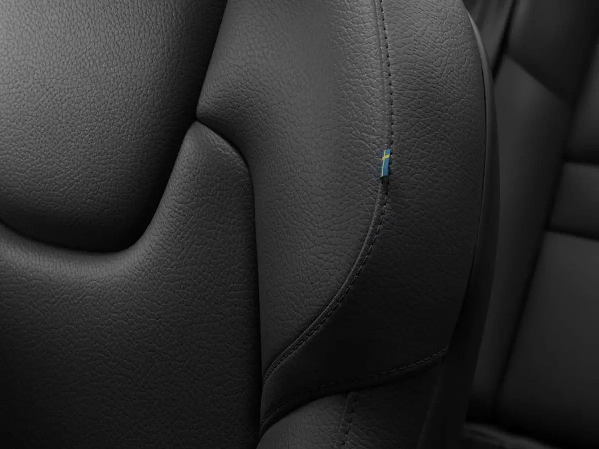 T6 Plug-in hybrid AWD Plus Dark | Parkeercamera | Harman Kardon | Stoel- en stuurverwarming