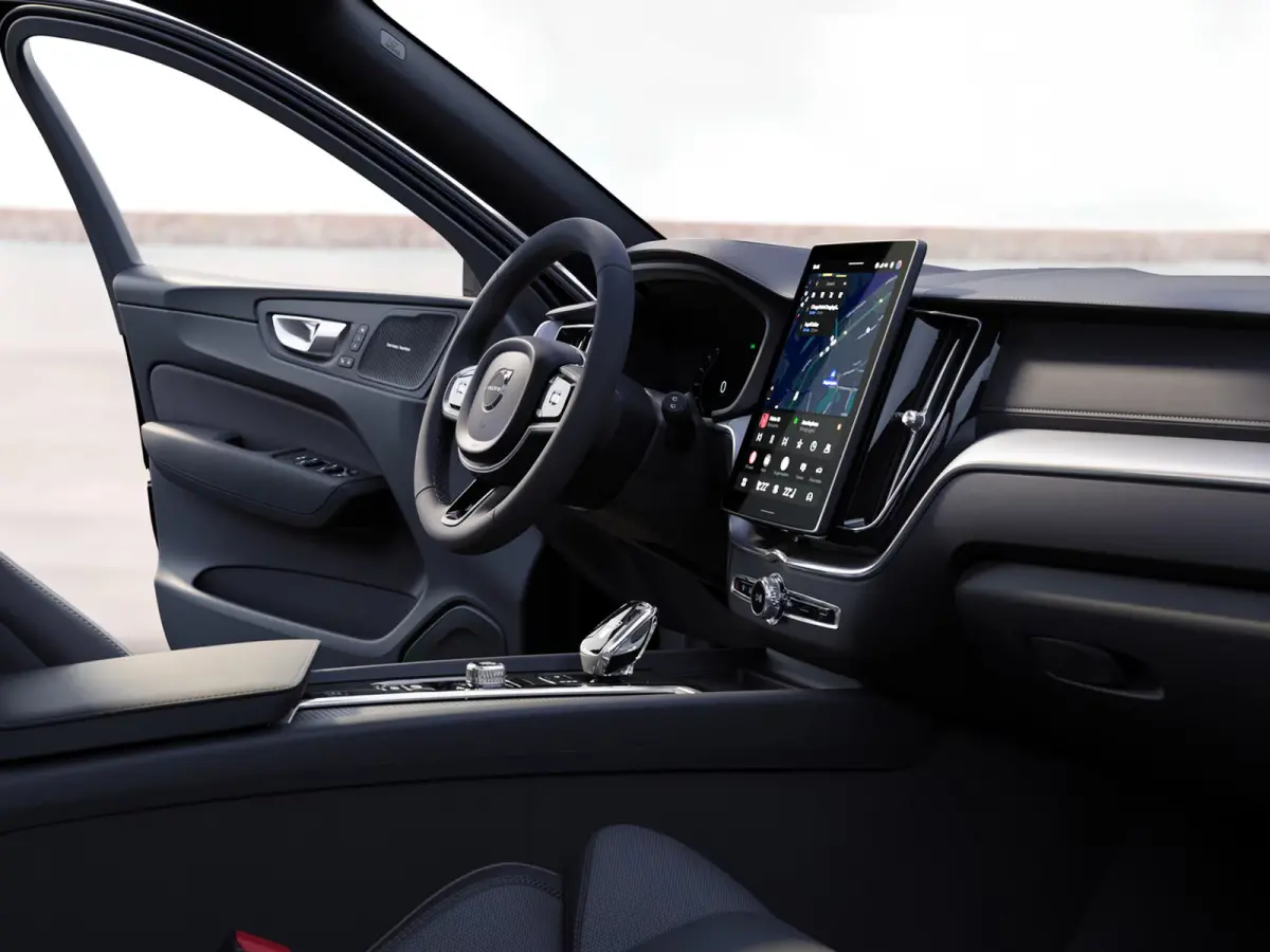 T6 Plug-in hybrid AWD Plus Black Edition | Panoramadak | 360° camera | Luchtvering | Head-up display | Harman Kardon | Stoel- en stuurverwarming