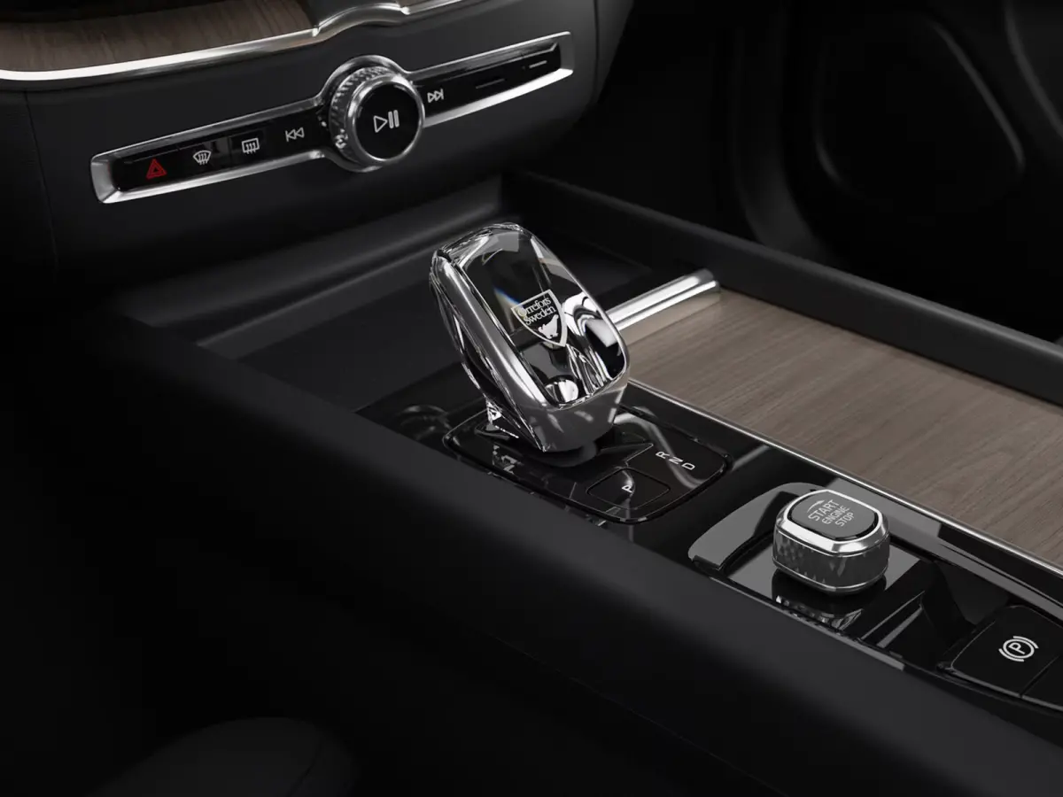 T6 Plug-in hybrid AWD Plus Dark | Panoramadak | 360° camera | Luchtvering | Head-up display | Harman Kardon | Stoel- en stuurverwarming
