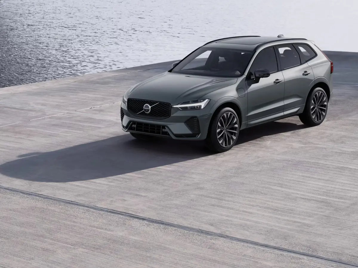T6 Plug-in hybrid AWD Plus Dark | Panoramadak | 360° camera | Luchtvering | Head-up display | Harman Kardon | Stoel- en stuurverwarming