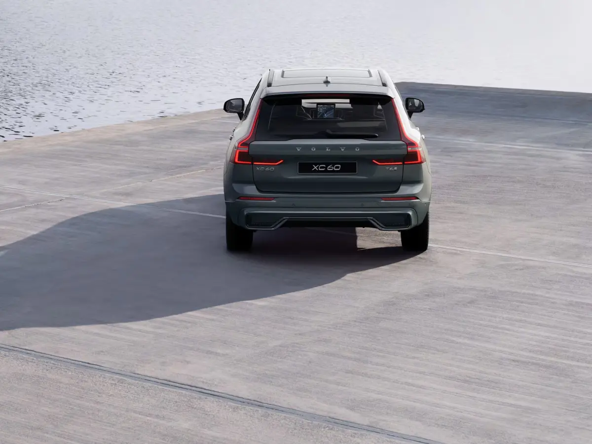 T6 Plug-in hybrid AWD Plus Dark | Panoramadak | 360° camera | Luchtvering | Head-up display | Harman Kardon | Stoel- en stuurverwarming