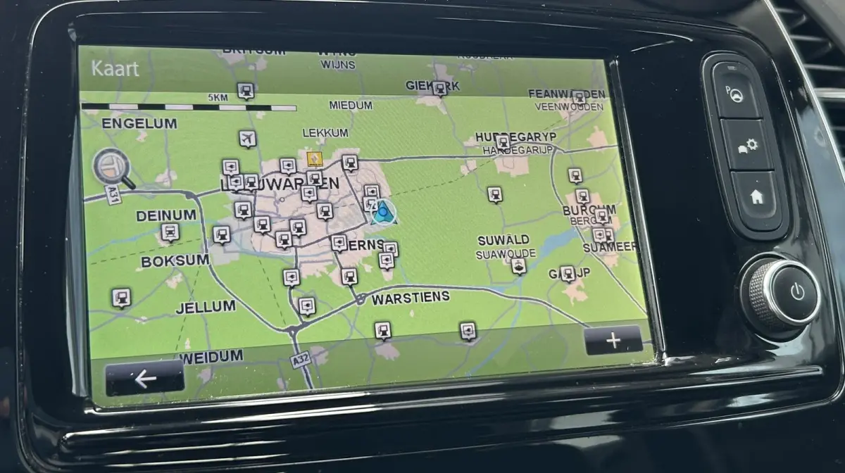 0.9 TCe Intens 90PK | 1e Eigenaar | Dealeronderhouden | Nette Staat | NL AUTO | NAP | R-Link | Bose | Trekhaak | Achteruitrijcamera | Carplay | Navigatie | 2 Sleutels | Premium Kleur |