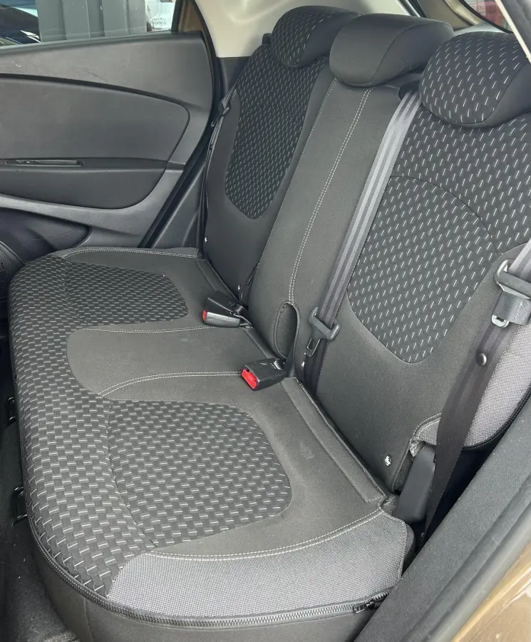 0.9 TCe Intens 90PK | 1e Eigenaar | Dealeronderhouden | Nette Staat | NL AUTO | NAP | R-Link | Bose | Trekhaak | Achteruitrijcamera | Carplay | Navigatie | 2 Sleutels | Premium Kleur |