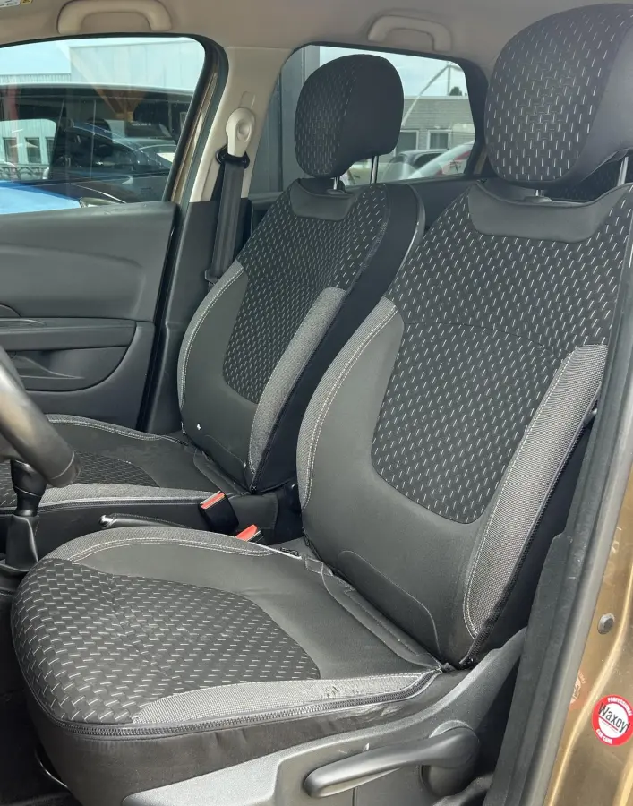 0.9 TCe Intens 90PK | 1e Eigenaar | Dealeronderhouden | Nette Staat | NL AUTO | NAP | R-Link | Bose | Trekhaak | Achteruitrijcamera | Carplay | Navigatie | 2 Sleutels | Premium Kleur |