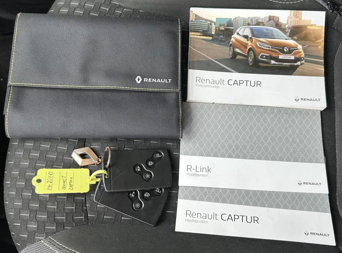 0.9 TCe Intens 90PK | 1e Eigenaar | Dealeronderhouden | Nette Staat | NL AUTO | NAP | R-Link | Bose | Trekhaak | Achteruitrijcamera | Carplay | Navigatie | 2 Sleutels | Premium Kleur |
