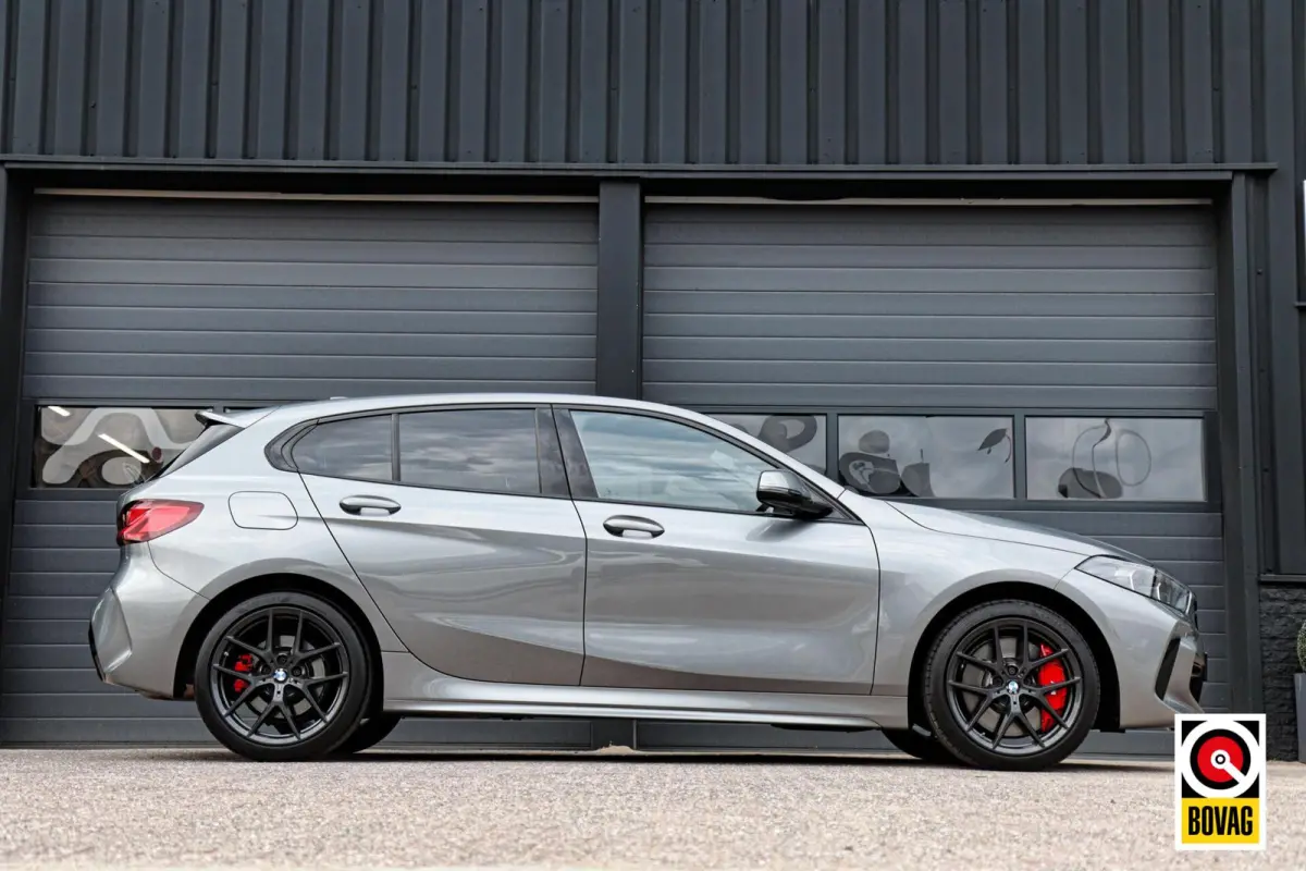 118i M-Sport M-Pakket Shadow |LED|CARPLAY|H&K|ELEK. KLEP|STOEL+STUURVERW.|VIRTUAL