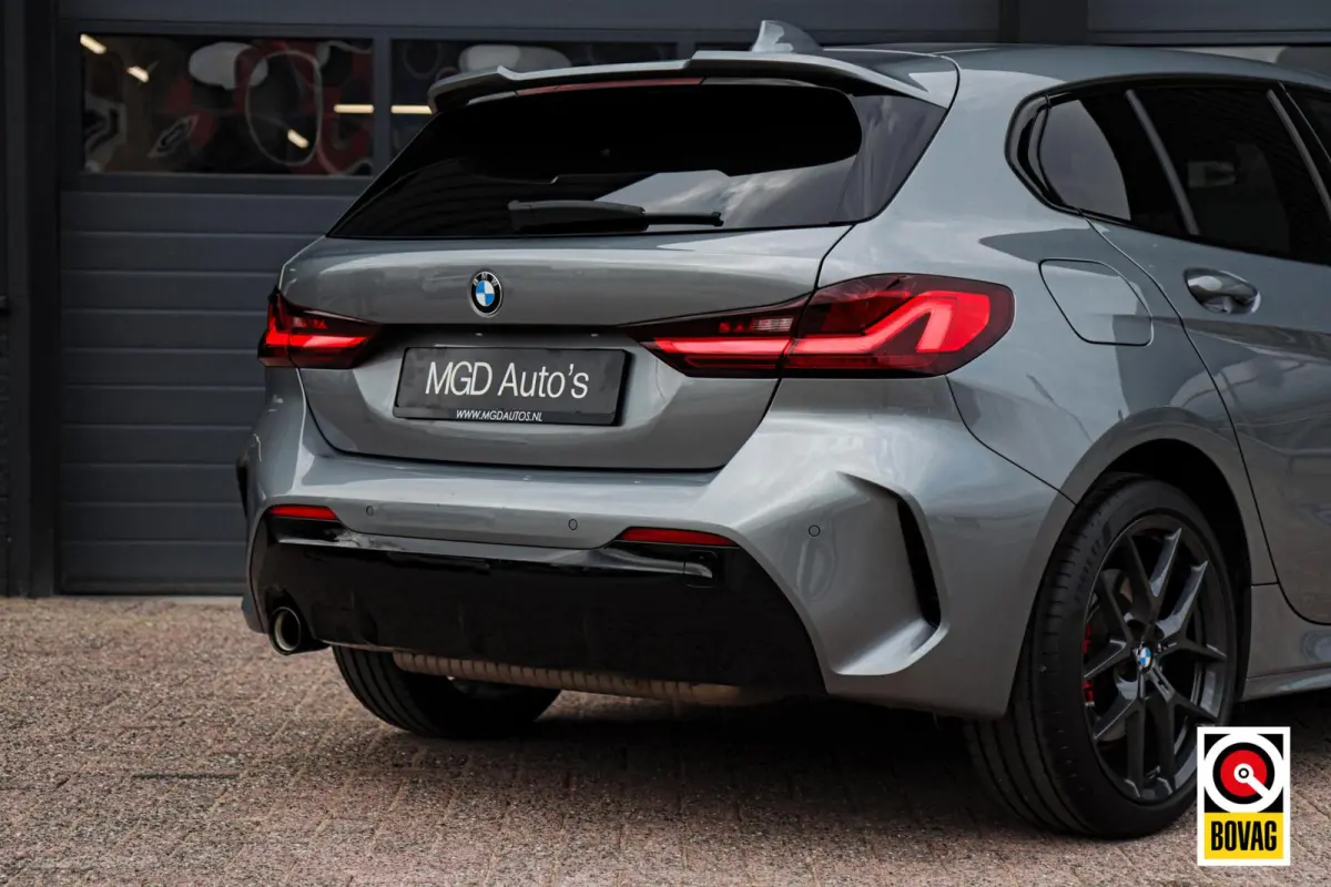 118i M-Sport M-Pakket Shadow |LED|CARPLAY|H&K|ELEK. KLEP|STOEL+STUURVERW.|VIRTUAL