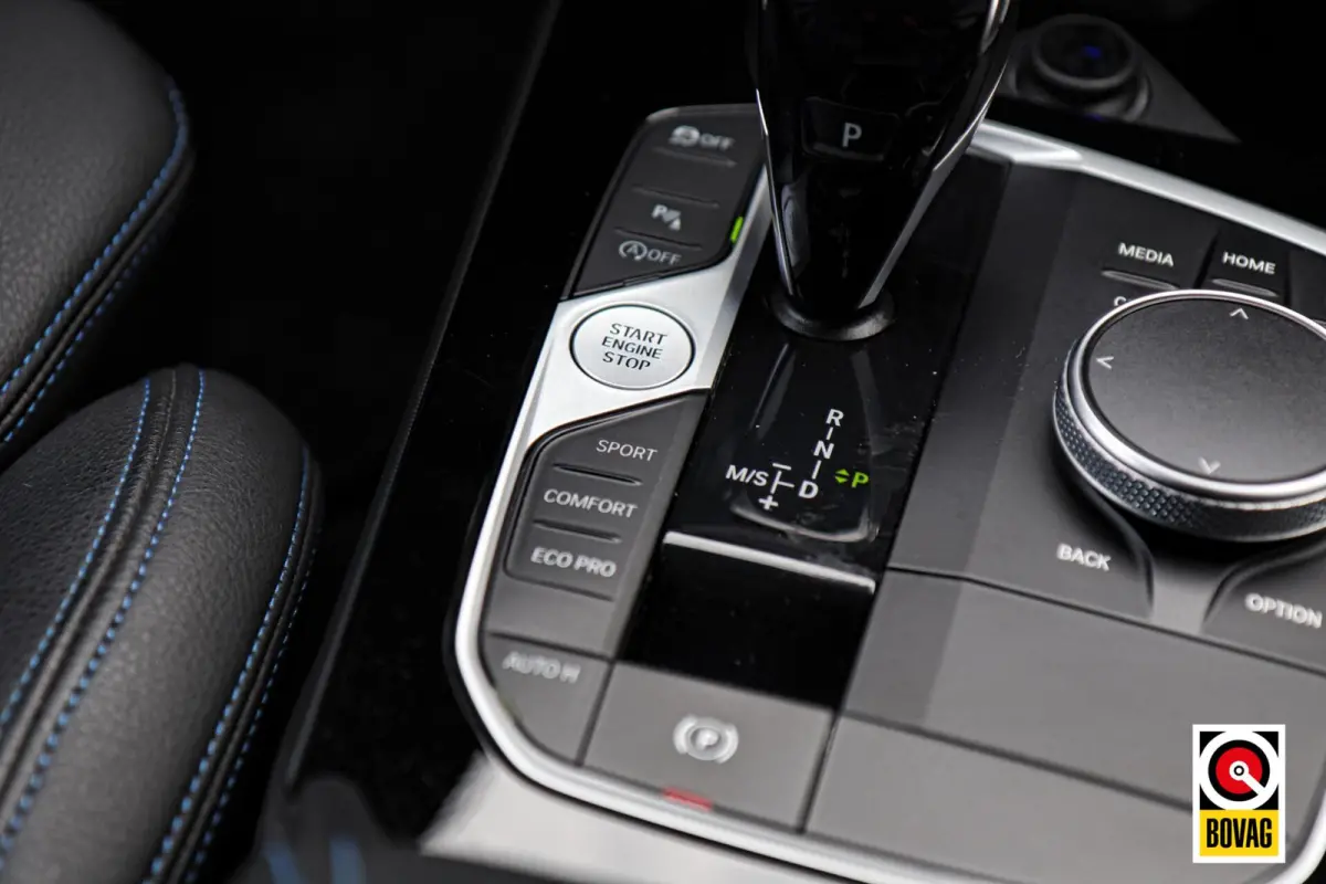 118i M-Sport M-Pakket Shadow |LED|CARPLAY|H&K|ELEK. KLEP|STOEL+STUURVERW.|VIRTUAL