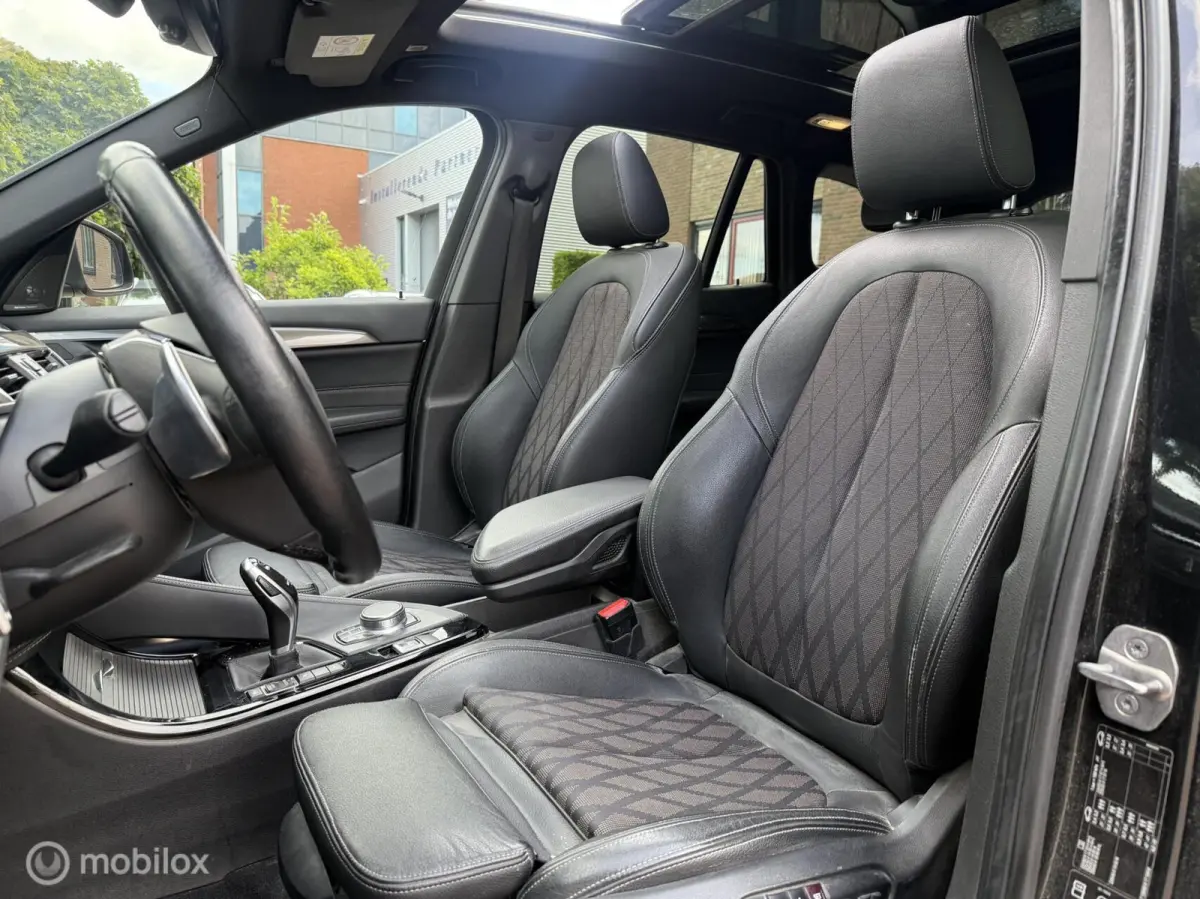 xDrive20i Xline Panodak Navi Carplay Memory Leer Camera Harman Kardon Trekhaak