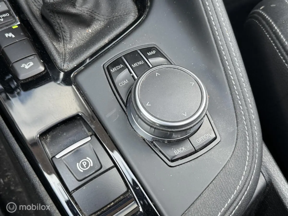 xDrive20i Xline Panodak Navi Carplay Memory Leer Camera Harman Kardon Trekhaak