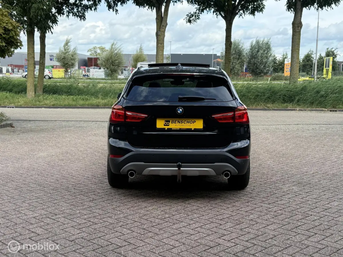 xDrive20i Xline Panodak Navi Carplay Memory Leer Camera Harman Kardon Trekhaak