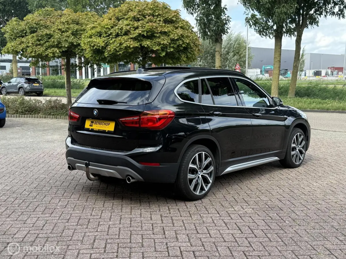 xDrive20i Xline Panodak Navi Carplay Memory Leer Camera Harman Kardon Trekhaak