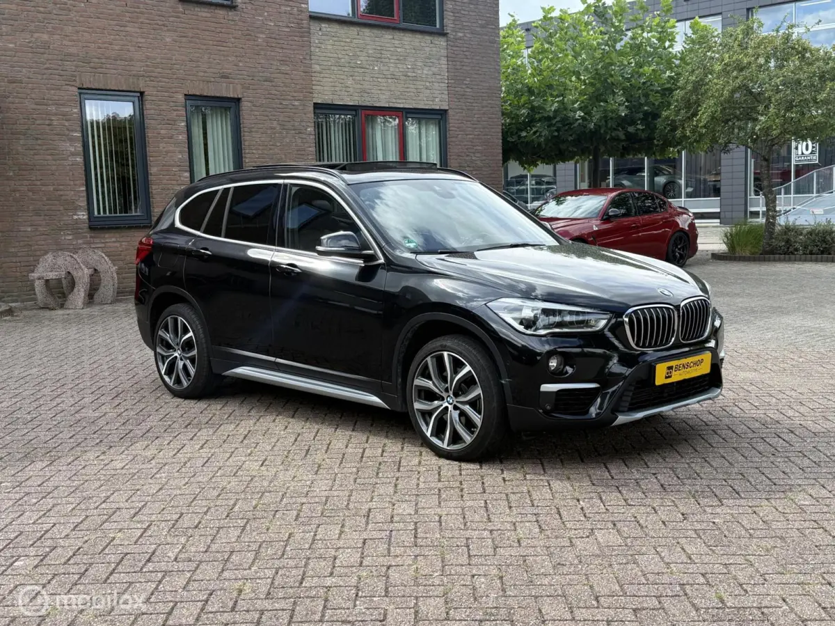xDrive20i Xline Panodak Navi Carplay Memory Leer Camera Harman Kardon Trekhaak