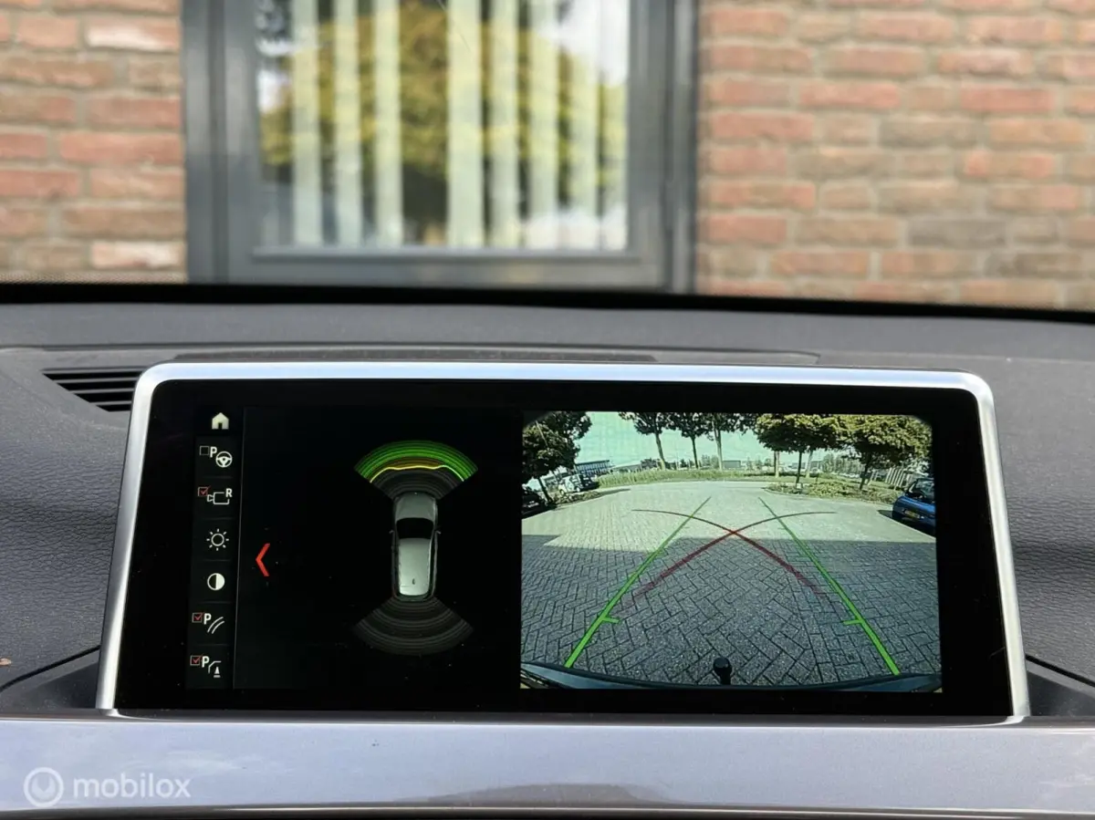 xDrive20i Xline Panodak Navi Carplay Memory Leer Camera Harman Kardon Trekhaak