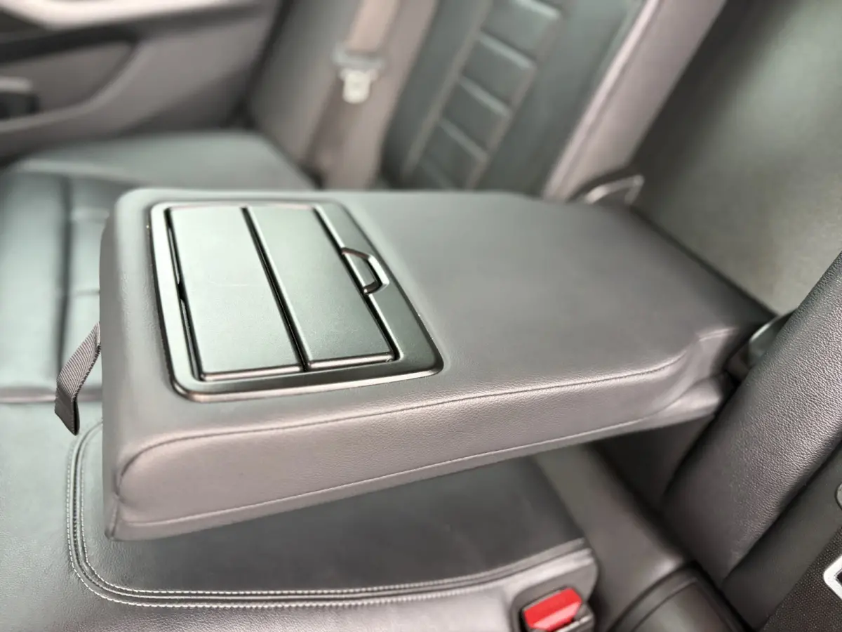 330e Executive 293pk | Nieuw Model | Virtual Cockpit | Apple Carplay/Android Auto | Dab | Elektrisch bedienbare achterklep | LED koplampen | Sportstoelen | Trekhaak elektrisch bedienbaar | Z