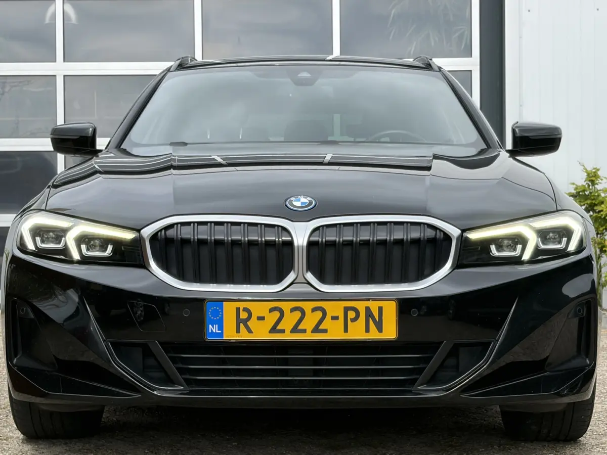 330e Executive 293pk | Nieuw Model | Virtual Cockpit | Apple Carplay/Android Auto | Dab | Elektrisch bedienbare achterklep | LED koplampen | Sportstoelen | Trekhaak elektrisch bedienbaar | Z