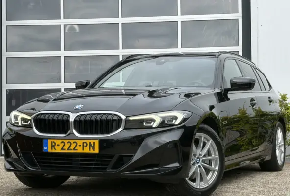 330e Executive 293pk | Nieuw Model | Virtual Cockpit | Apple Carplay/Android Auto | Dab | Elektrisch bedienbare achterklep | LED koplampen | Sportstoelen | Trekhaak elektrisch bedienbaar | Z
