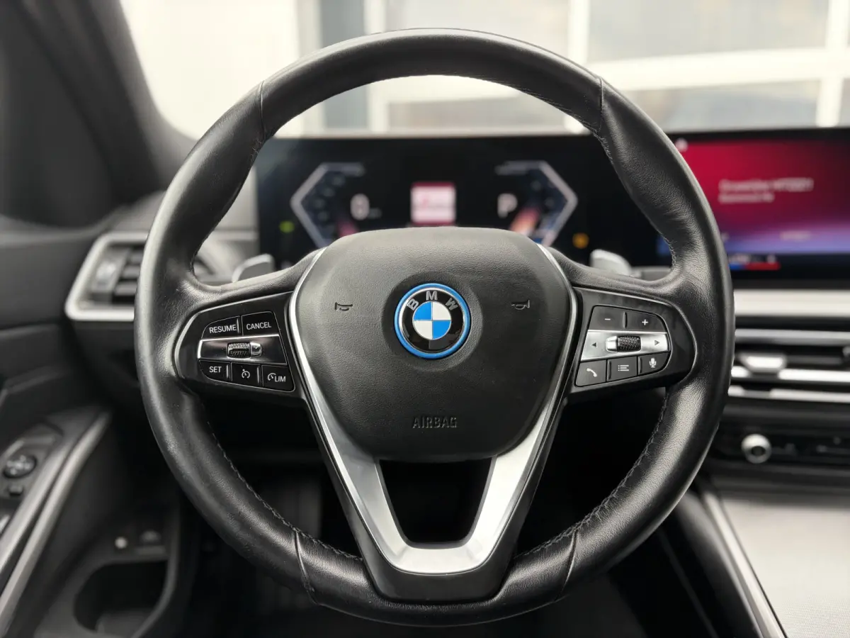 330e Executive 293pk | Nieuw Model | Virtual Cockpit | Apple Carplay/Android Auto | Dab | Elektrisch bedienbare achterklep | LED koplampen | Sportstoelen | Trekhaak elektrisch bedienbaar | Z