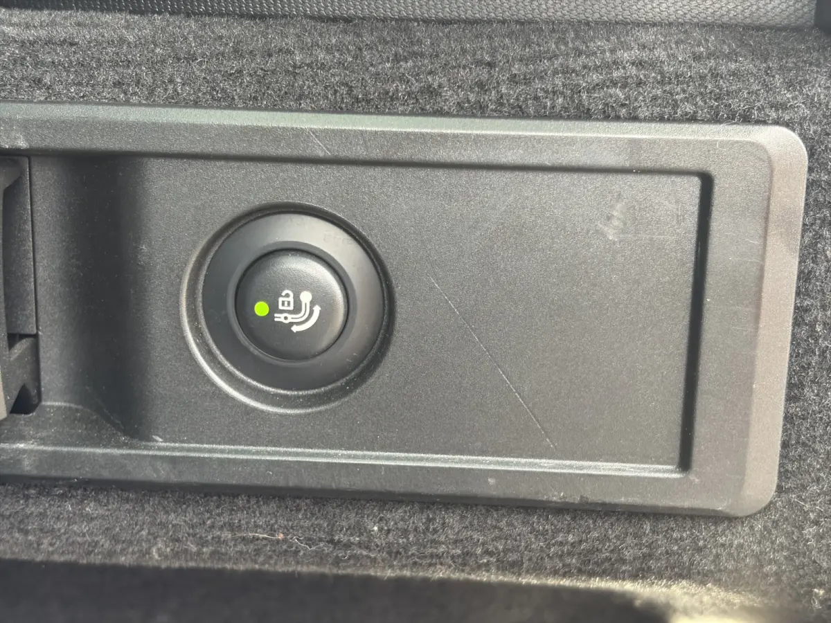 330e Executive 293pk | Nieuw Model | Virtual Cockpit | Apple Carplay/Android Auto | Dab | Elektrisch bedienbare achterklep | LED koplampen | Sportstoelen | Trekhaak elektrisch bedienbaar | Z