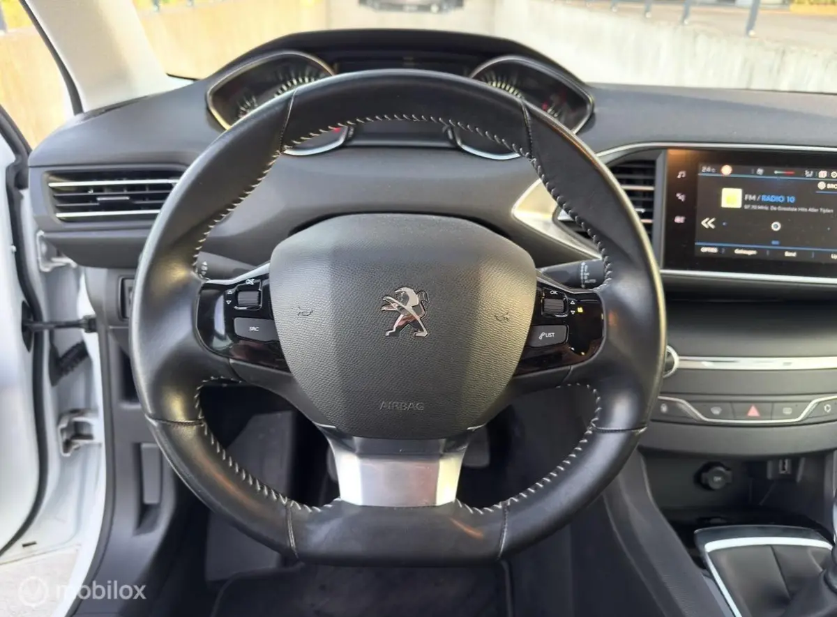 1.2 PureTech Blue Lease Premium