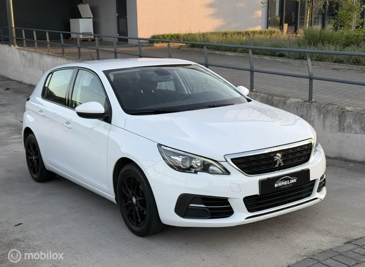 1.2 PureTech Blue Lease Premium
