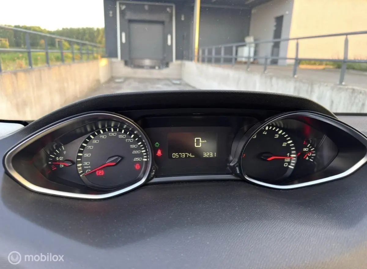 1.2 PureTech Blue Lease Premium