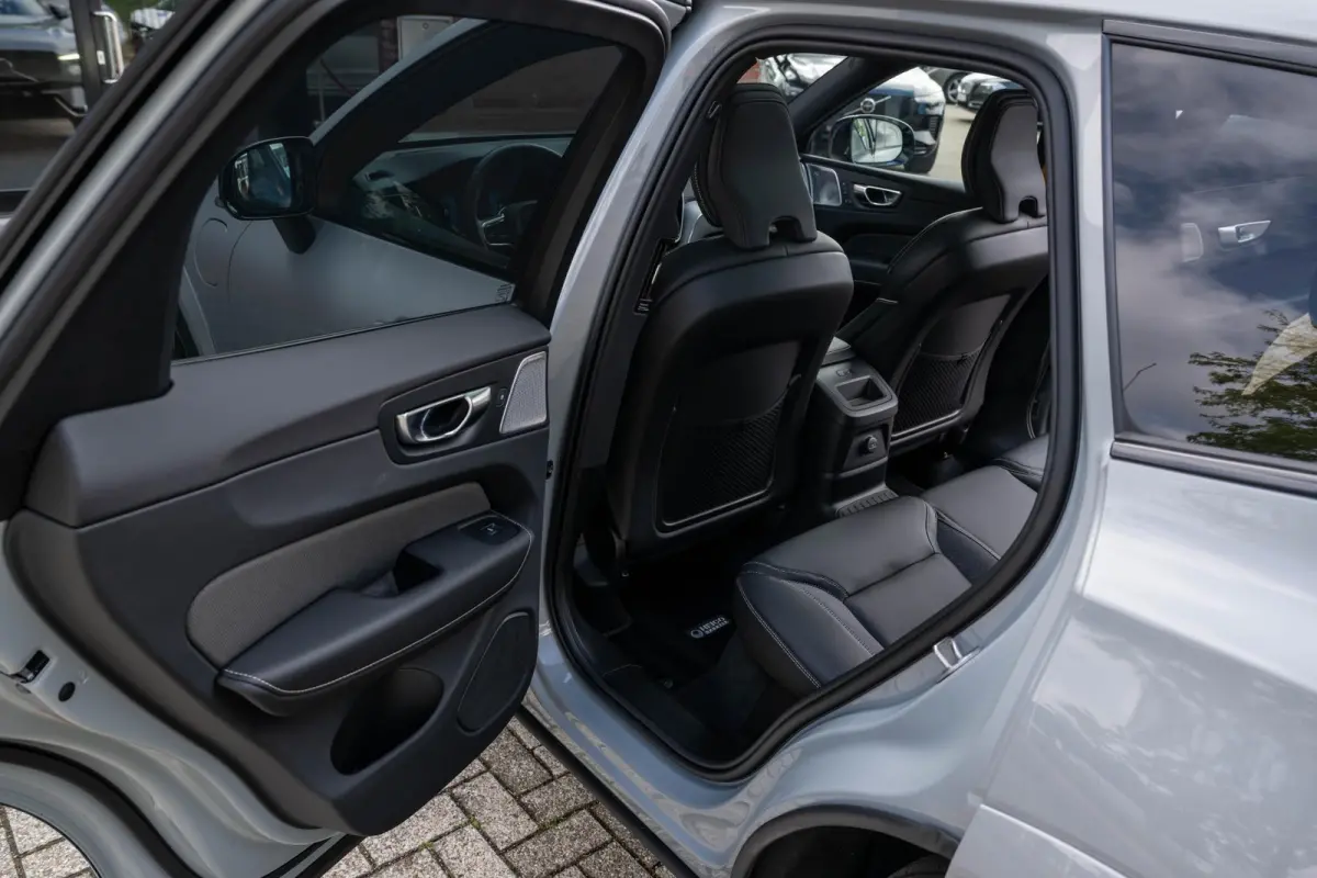 2.0 T8 AWD Polestar Engineered HEICO B&W Pano