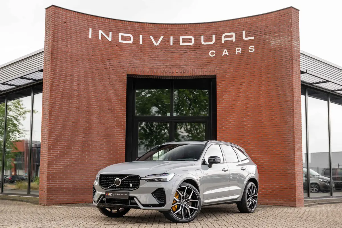 2.0 T8 AWD Polestar Engineered HEICO B&W Pano