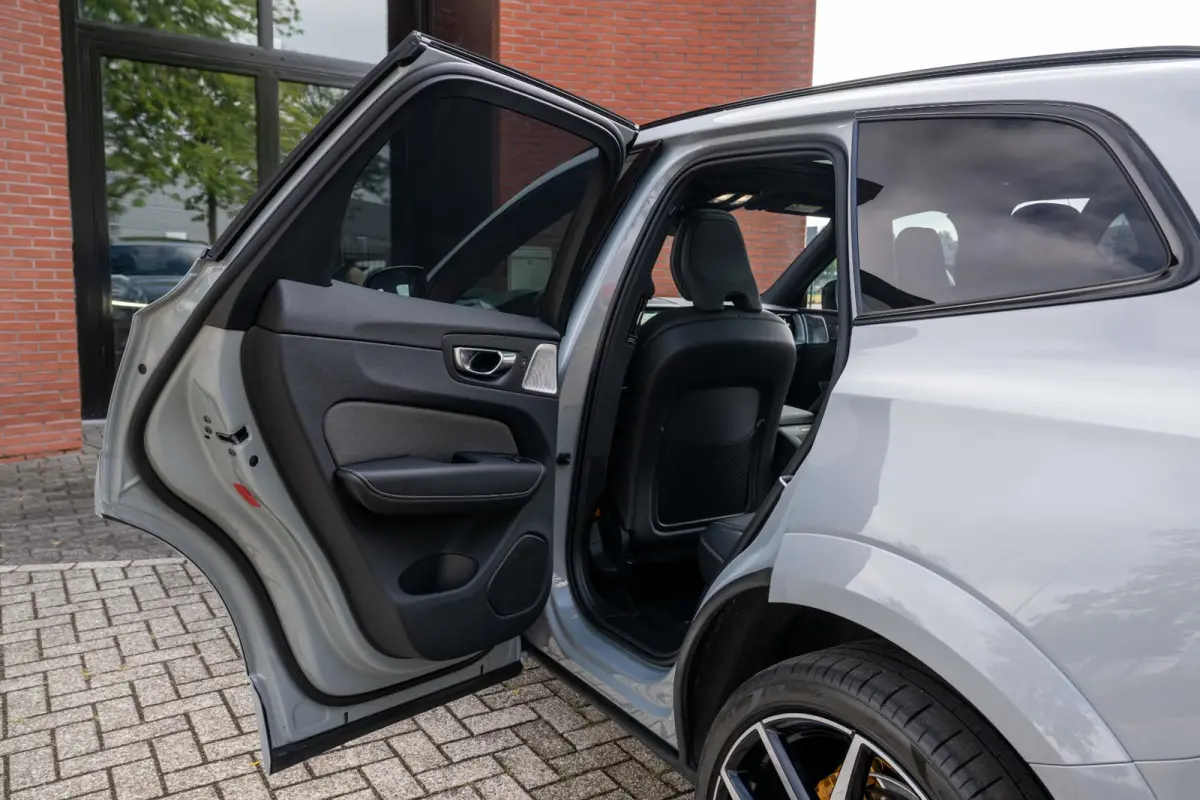 2.0 T8 AWD Polestar Engineered HEICO B&W Pano