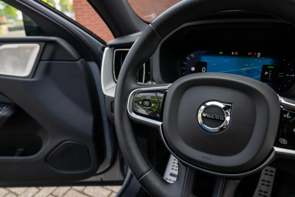 2.0 T8 AWD Polestar Engineered HEICO B&W Pano