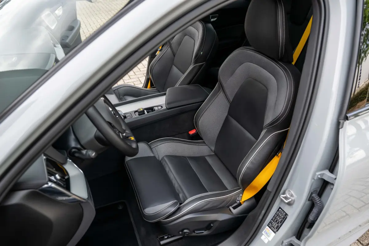 2.0 T8 AWD Polestar Engineered HEICO B&W Pano