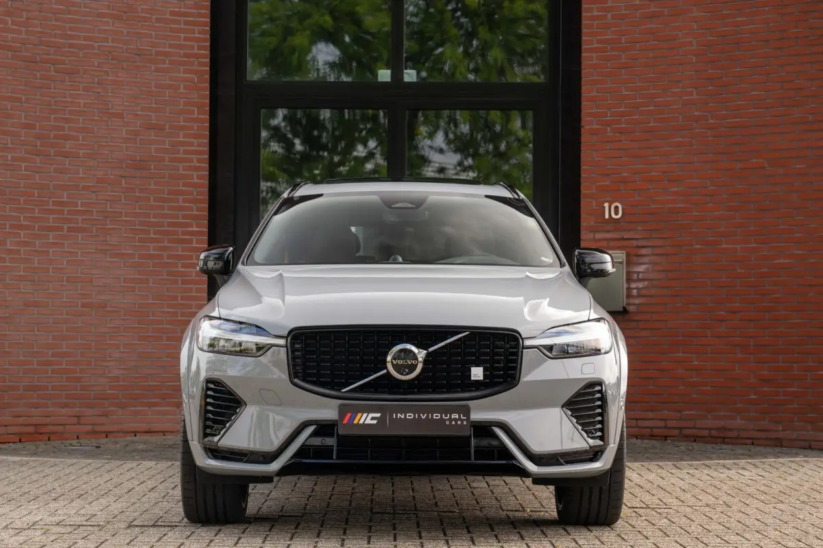 2.0 T8 AWD Polestar Engineered HEICO B&W Pano