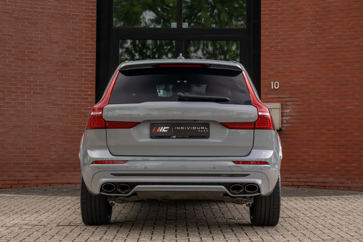 2.0 T8 AWD Polestar Engineered HEICO B&W Pano