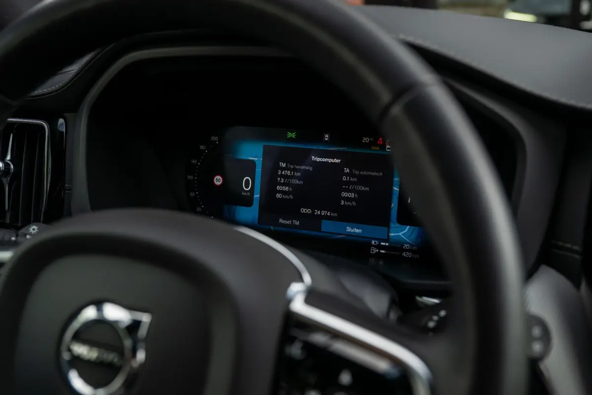 2.0 T8 AWD Polestar Engineered HEICO B&W Pano