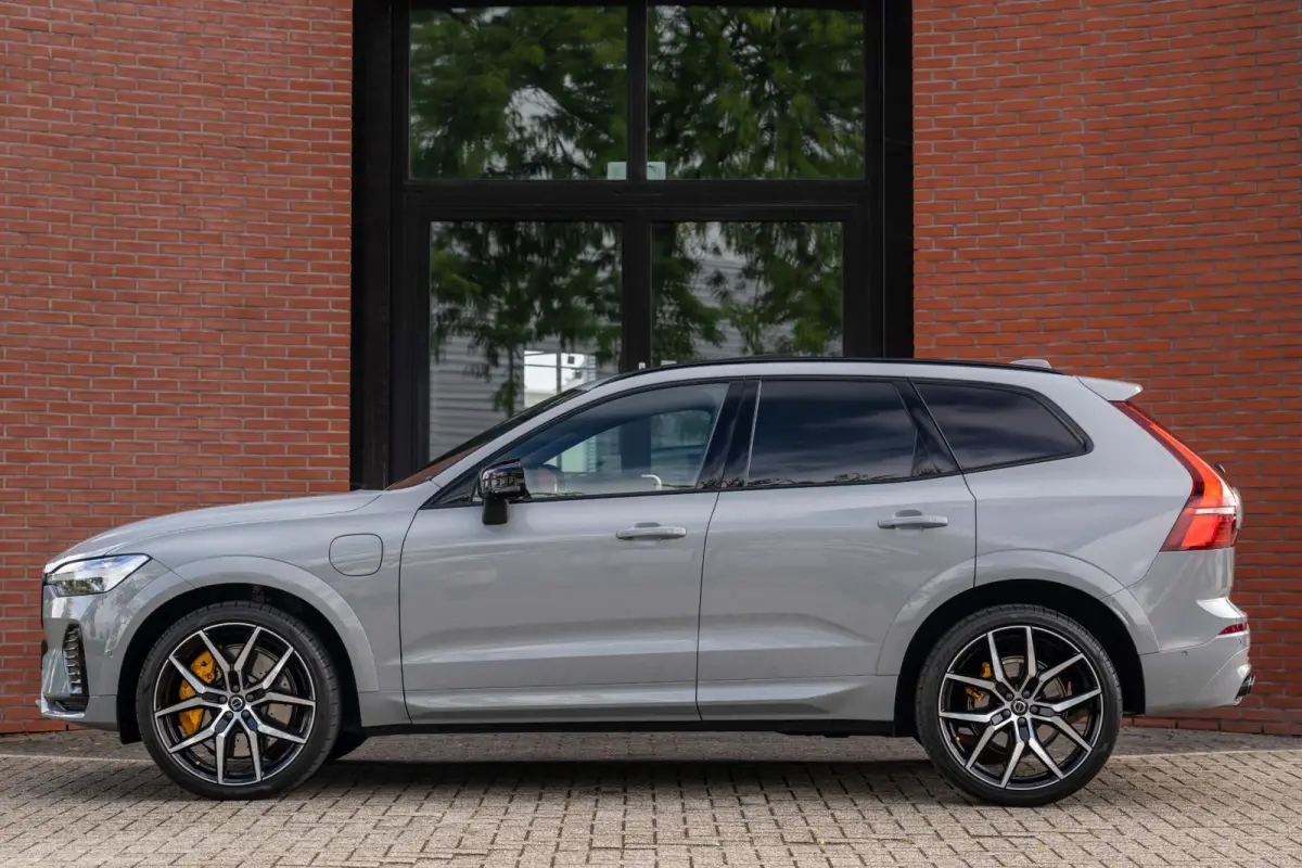 2.0 T8 AWD Polestar Engineered HEICO B&W Pano