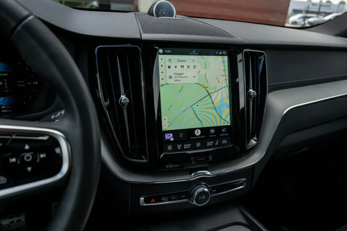 2.0 T8 AWD Polestar Engineered HEICO B&W Pano